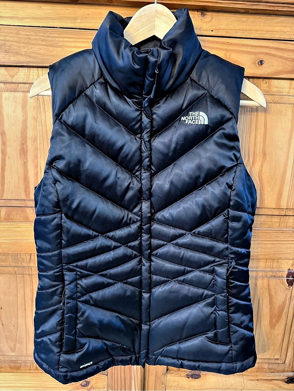 The North Face Aconcagua 550 Down Puffer Vest Black Medium
